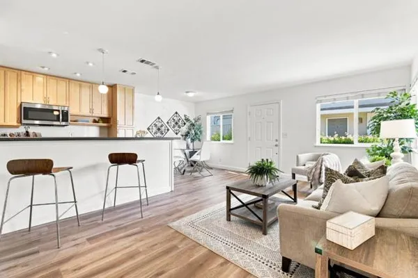 2320 SAMARITAN PL 3