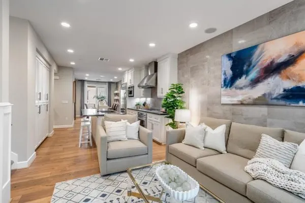 403 NEVES RD E2