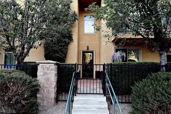 13798 ROSWELL AVE A258