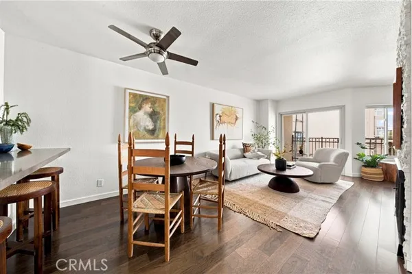 141 S CLARK DR 422