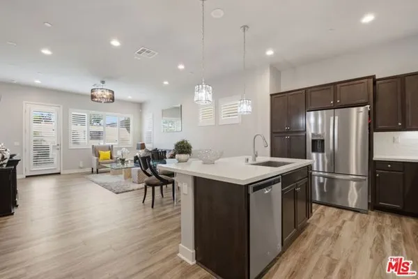 547 DANIEL FREEMAN CIR