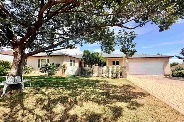 3685 LA HACIENDA DR