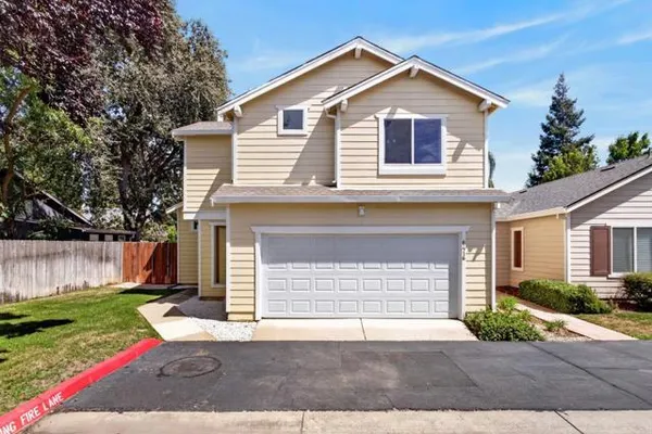 6416 LAGUNA MIRAGE LN