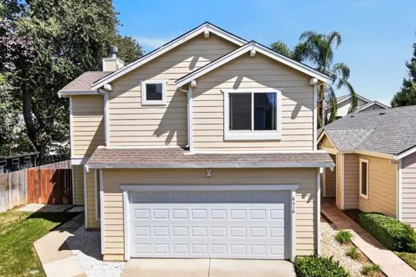 6416 LAGUNA MIRAGE LN