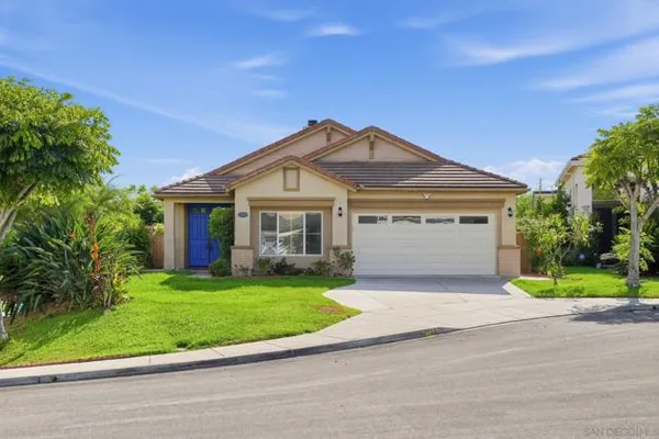 6268 CANYON BLUFF CT