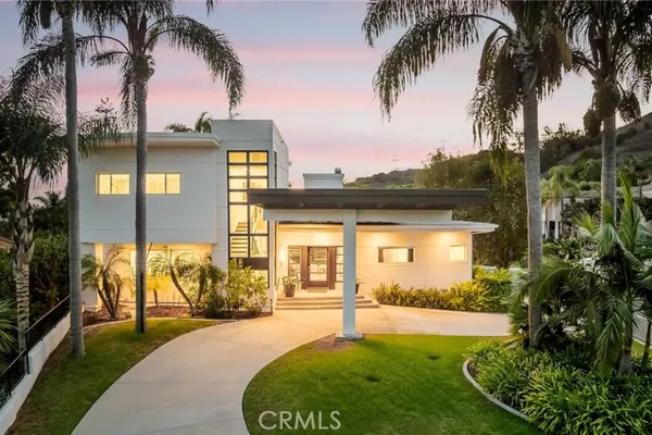 9111 LOMA ST