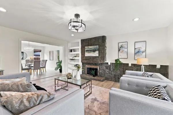 3381 CALVIN AVE