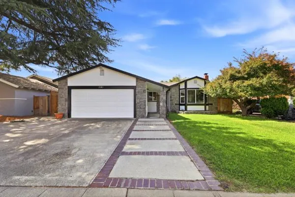 3381 CALVIN AVE