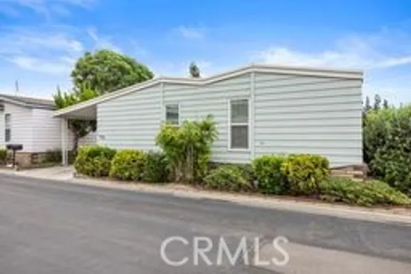 230 SILVERLAKE DR