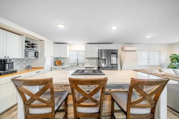 1575 W VALLEY PKWY SPC 2
