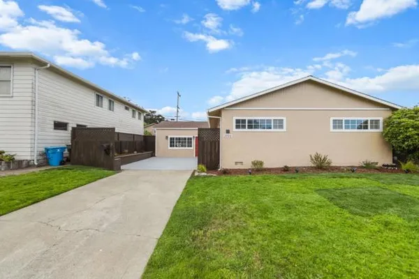 2700 ROLLINGWOOD DR