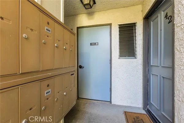 1346 E HILLCREST DR 42