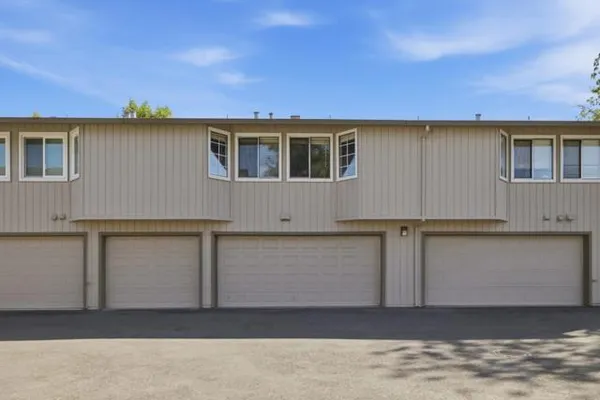 2286 WINE MAKER WAY