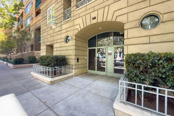130 E SAN FERNANDO ST PH 25