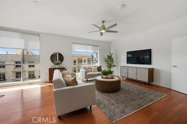 285 W 6TH ST 326