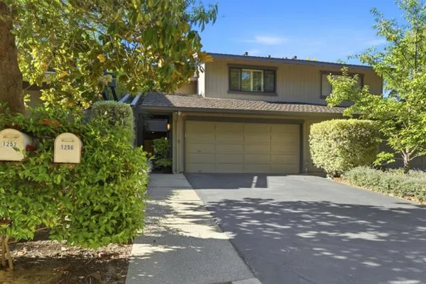 1252 SHARON PARK DR