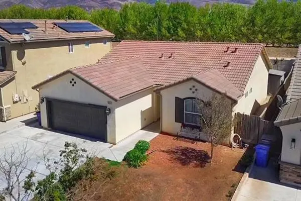 646 LUNA WAY
