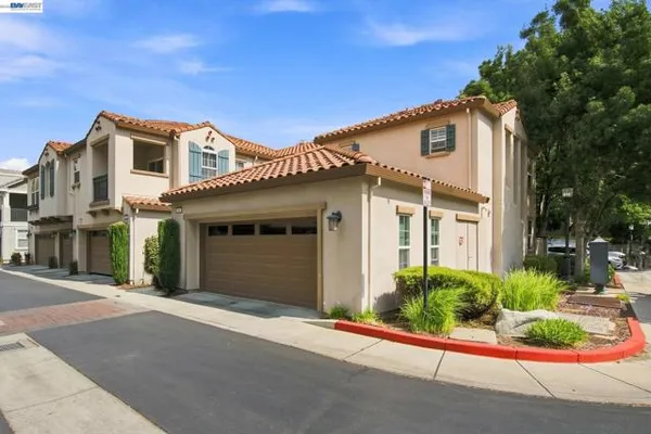 44 S ALONSA LN