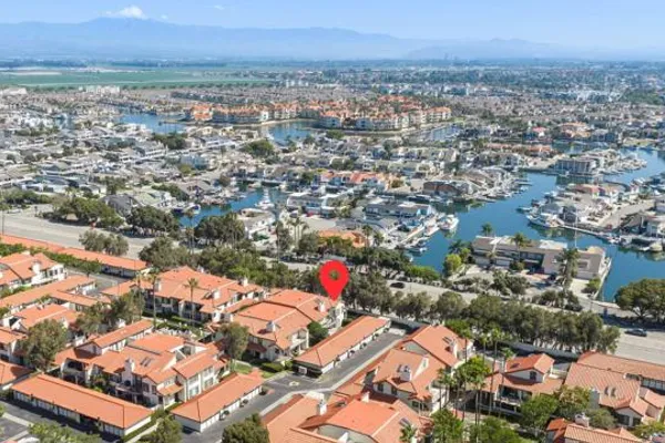 2274 MARTINIQUE LN