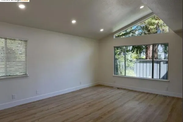 7386 TULARE HILL DR