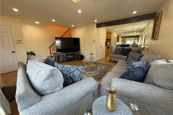 19231 SHERMAN WAY 36
