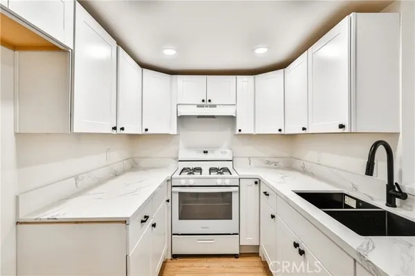 700 W 3RD ST A110