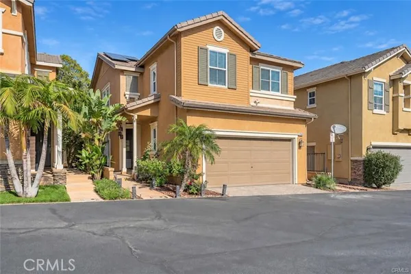 28215 CLEMENTINE DR