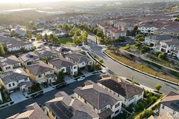 2060 ALISO CYN