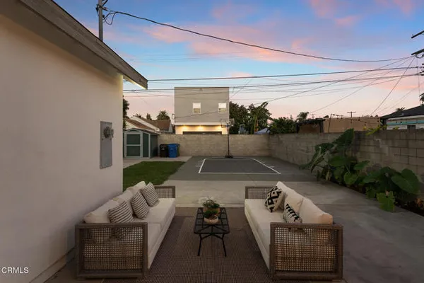 2238 S COCHRAN AVE