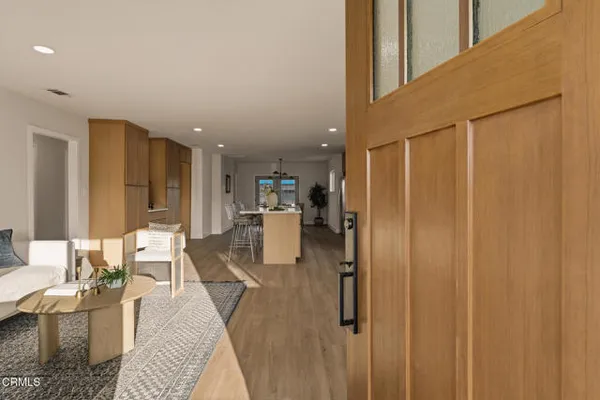 2238 S COCHRAN AVE