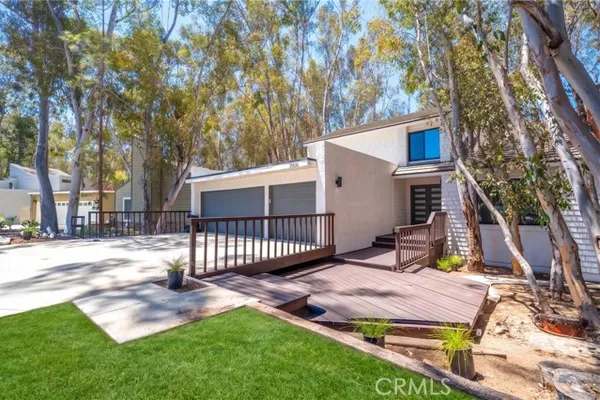 25031 CASTLEWOOD