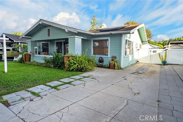 217 W WHITING AVE