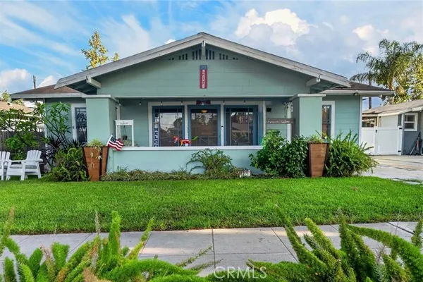217 W WHITING AVE