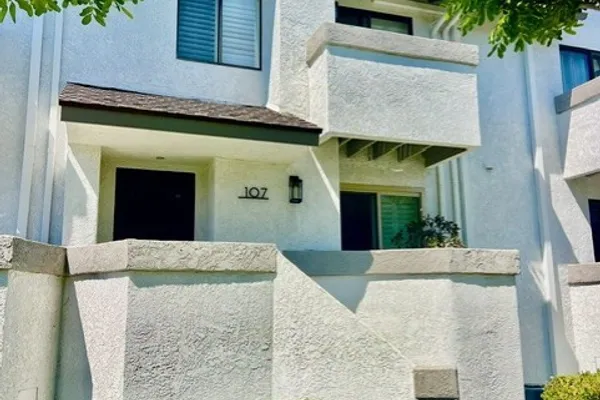 107 HARBOR WOODS PL