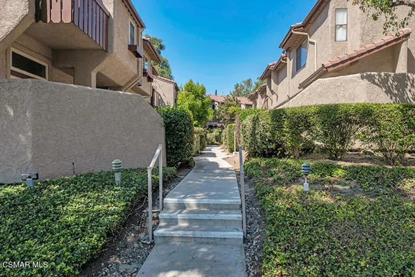 2445 CHANDLER AVE 3