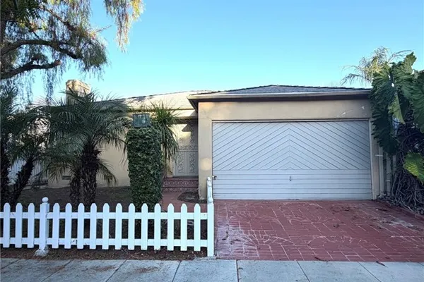 1633 S CURSON