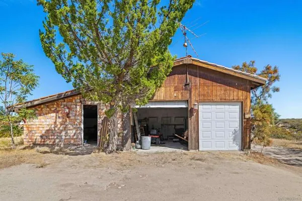 2513 TECATE DIVIDE RD