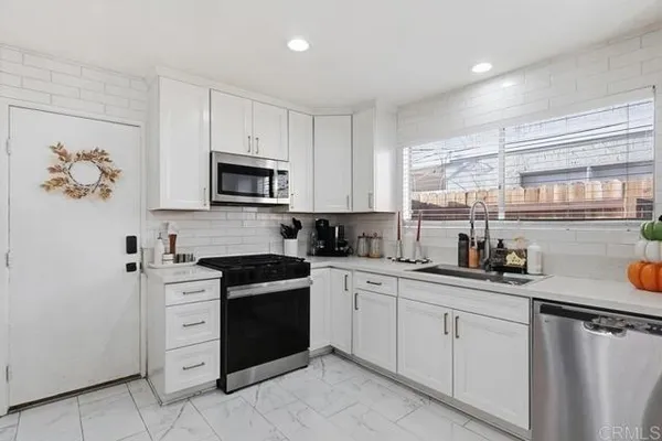 428 SACRAMENTO AVE