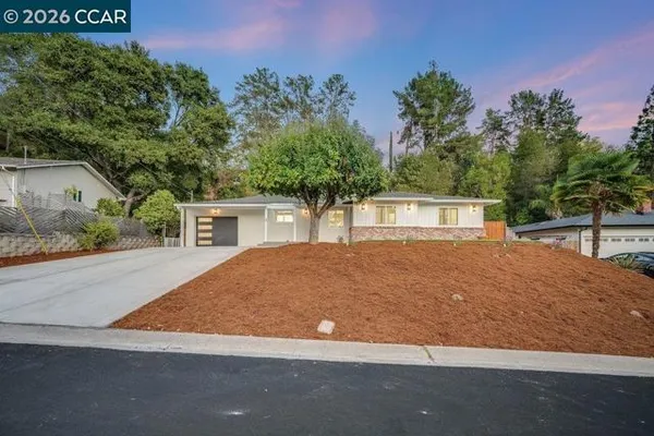 8 RAMONA DR