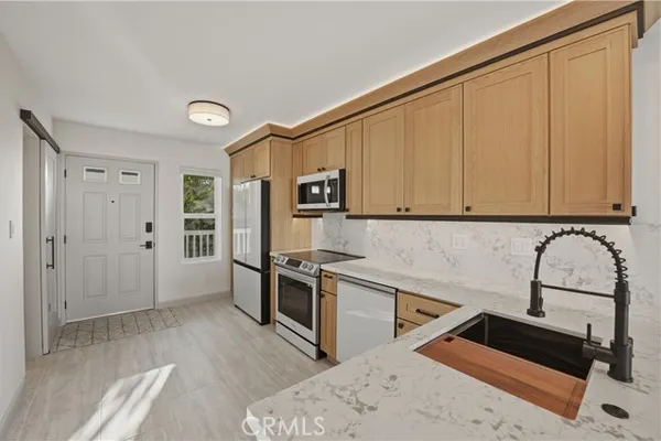 1111 SEACOAST DR 27