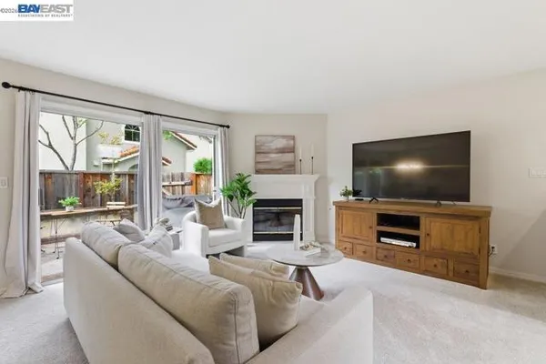 540 IVY POINTE CIR