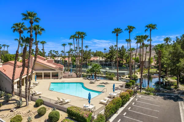 35200 CATHEDRAL CANYON DR E39
