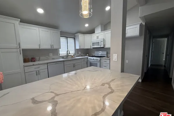 257 LAS BRISAS CIR