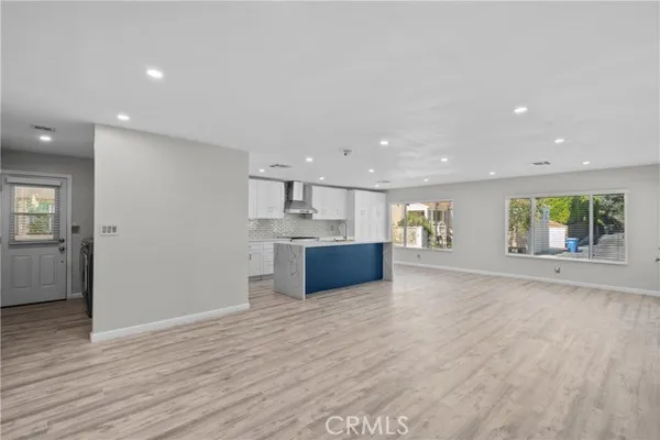 23777 MULHOLLAND 9