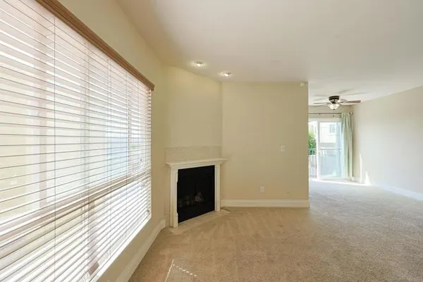 239 EBONY AVE 6