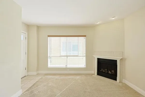 239 EBONY AVE 6