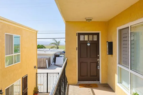 239 EBONY AVE 6