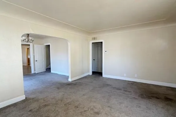 7 HOWARD AVE