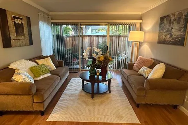 34 MASSOLO DR B