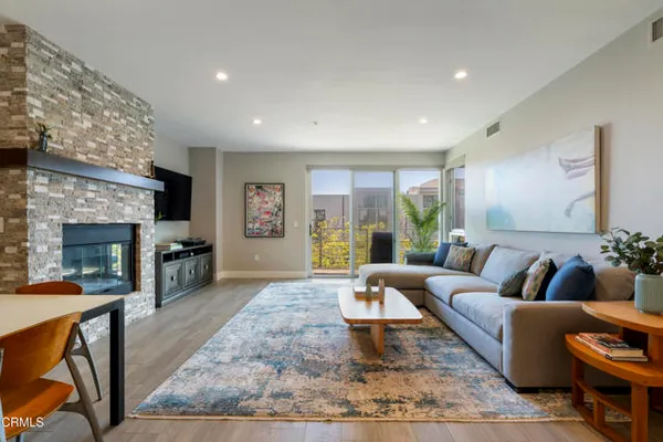 111 S DE LACEY AVE 304